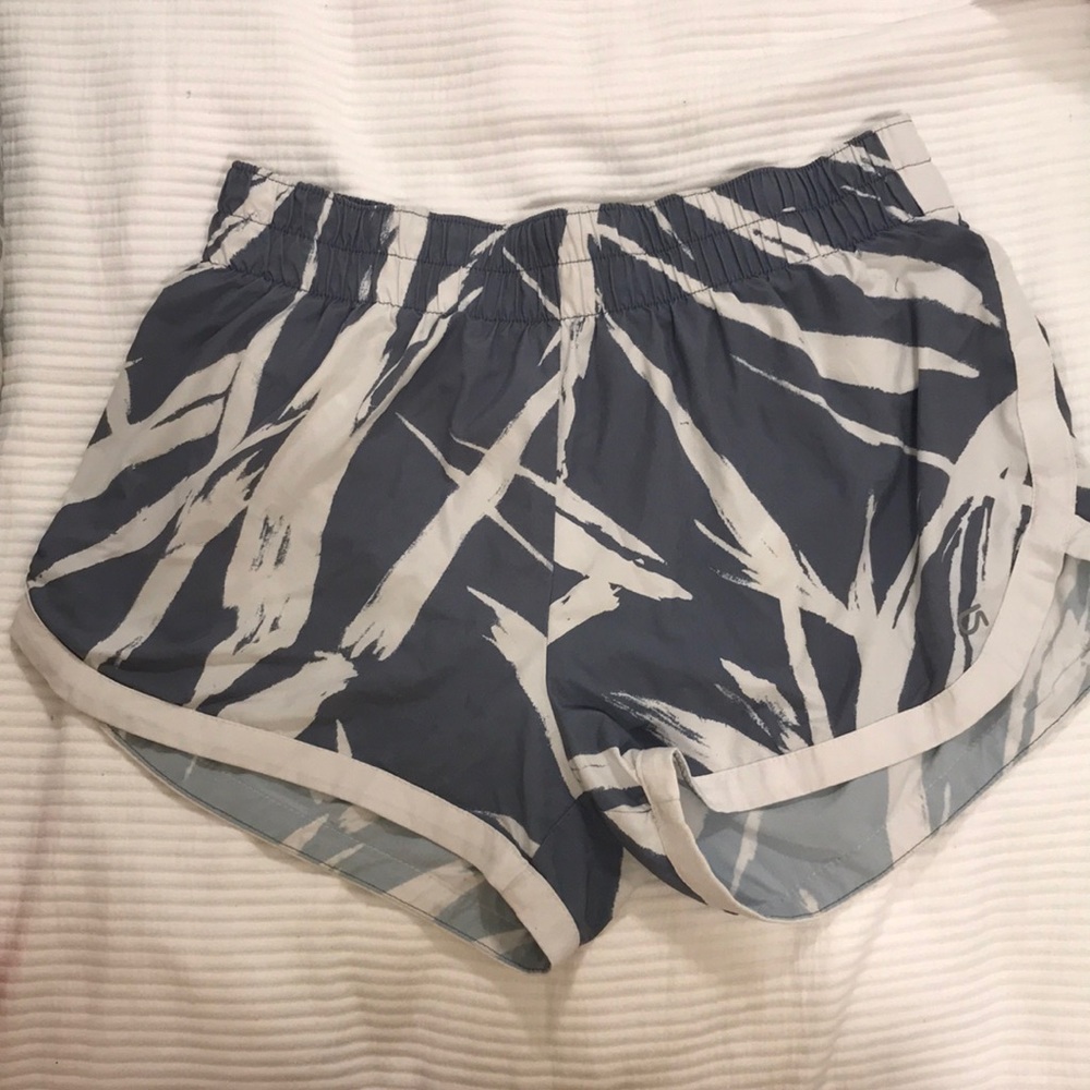 GAP FIT grey and white athletic shorts